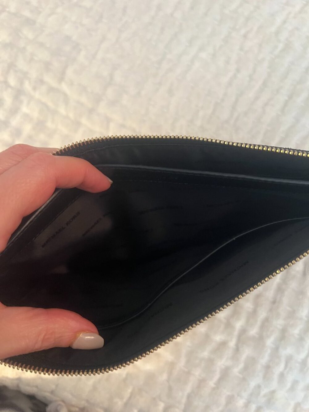 Michael Kors Brooklyn Grommet Haircalf large wristlet. - Picture 4 of 8